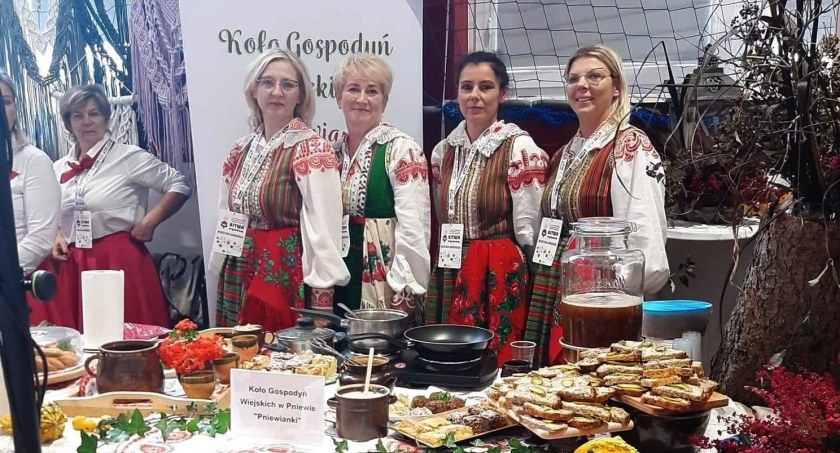 www.facebook.com/kologospodynwiejskichpniewo