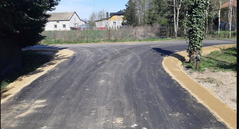 Droga w Golądkowie. Fot. UG Winnica
