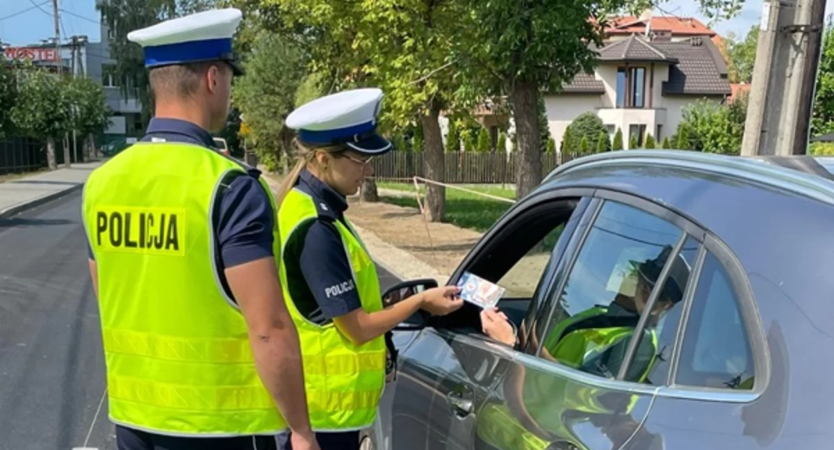 Policja, Policja prowadzi działania ukierunkowane bezpieczeństwa - zdjęcie, fotografia