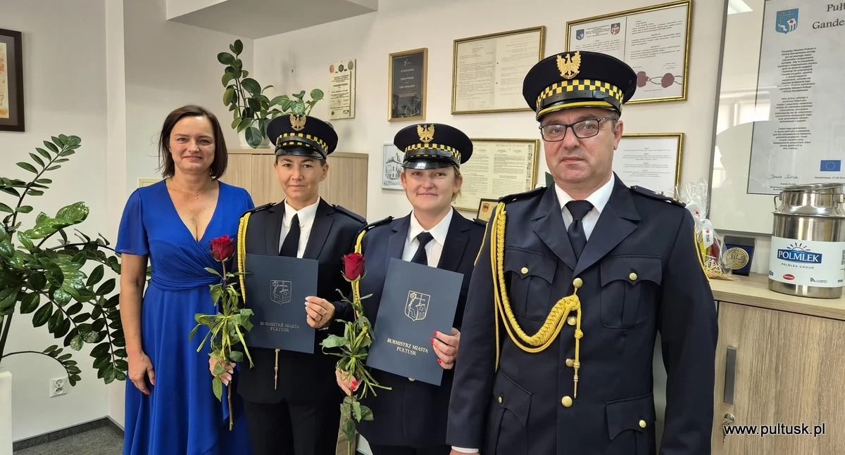WIADOMOŚCI Z URZĘDU MIEJSKIEGO W PUŁTUSKU, AWANSE ZAWODOWE STRAŻY MIEJSKIEJ PUŁTUSKU - zdjęcie, fotografia
