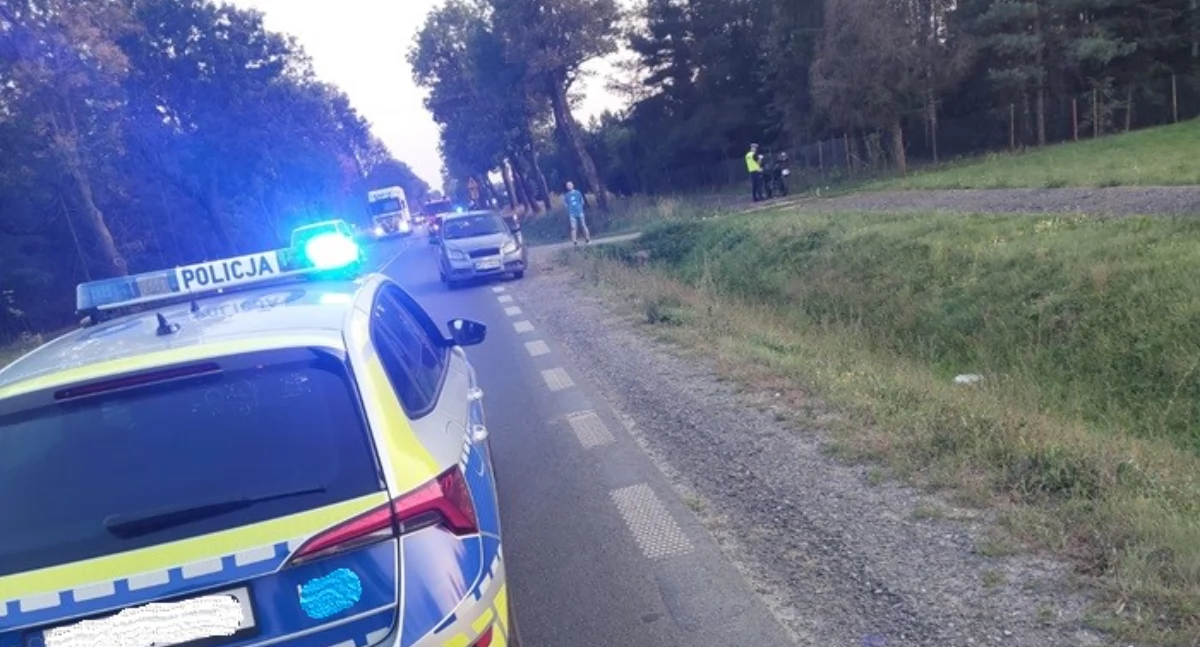 Wypadki, Zderzenie motocykla samochodem Kacicach Motocyklista miał uprawnień - zdjęcie, fotografia