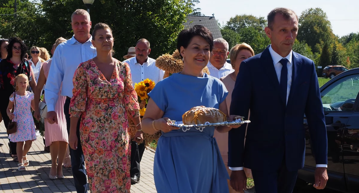 Tradycja, Święto Plonów Gminy Pułtusk Lipie Korowód darami ziemi - zdjęcie, fotografia