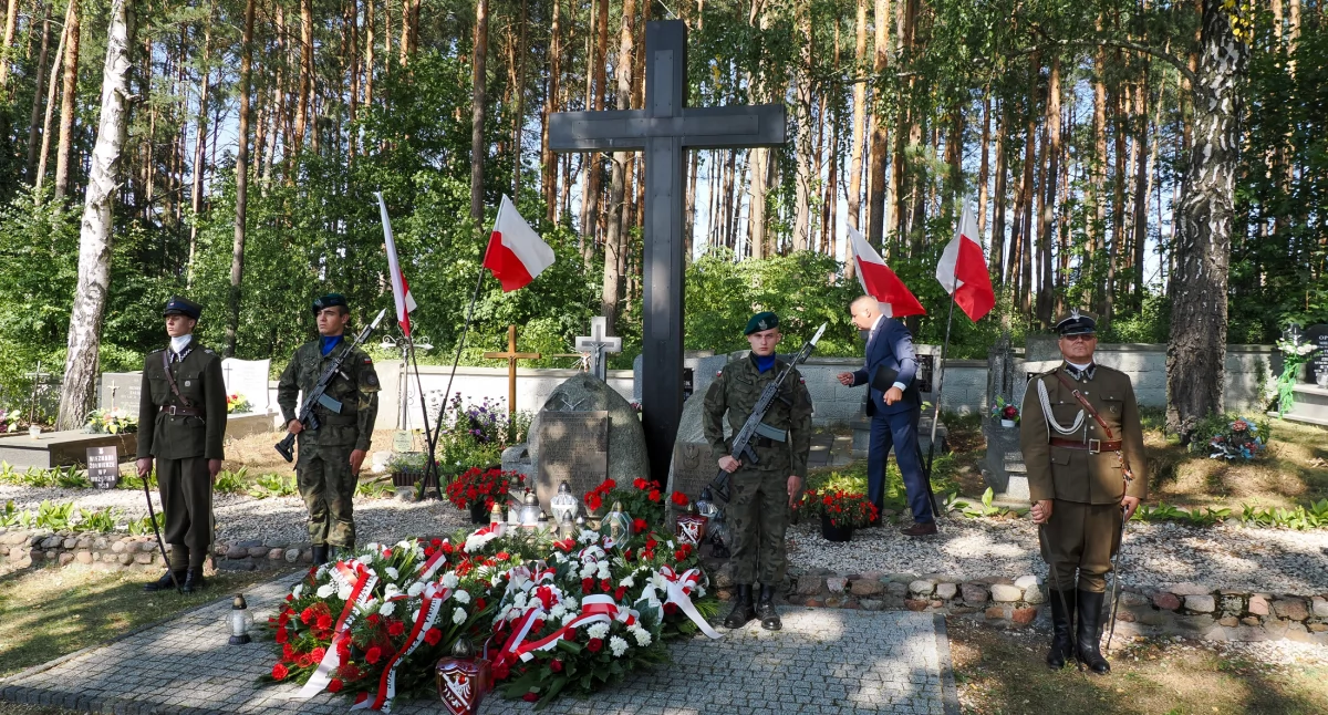 Tradycja, Uroczystości patriotyczne piknik Zambskach - zdjęcie, fotografia