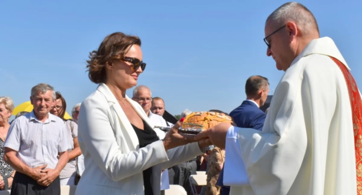 WIADOMOŚCI Z URZĘDU MIEJSKIEGO W PUŁTUSKU, Dożynki Gminy Pułtusk Uroczysta święta - zdjęcie, fotografia