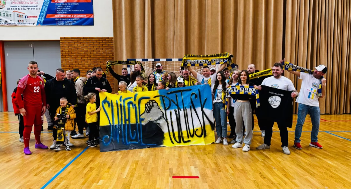 Futsal, boisku klęska trybunach święto - zdjęcie, fotografia