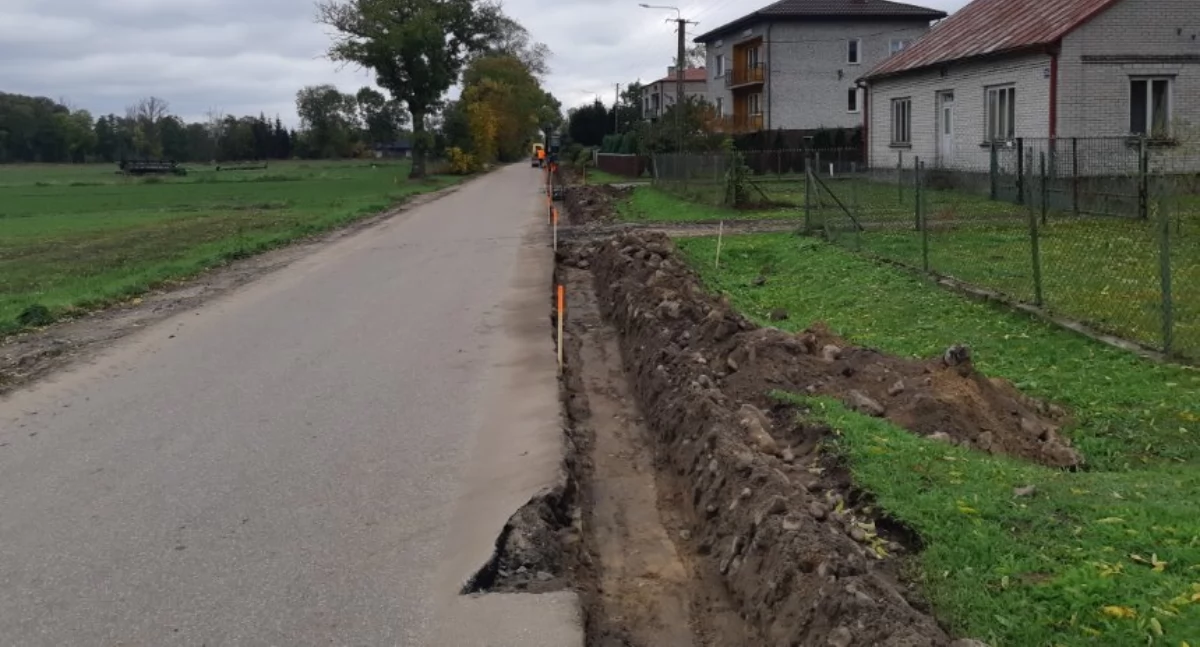 Inwestycje, Rozpoczęto przebudowę drogi gminnej Domosławiu - zdjęcie, fotografia
