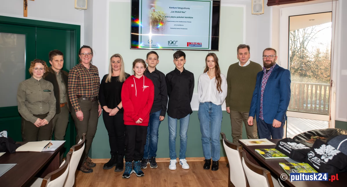 Przyroda, „Las Wokół praca pięciu pokoleń Leśników” - zdjęcie, fotografia