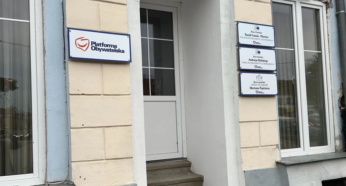 W polityce, Biuro parlamentarne Platformy Obywatelskiej Pułtusku - zdjęcie, fotografia