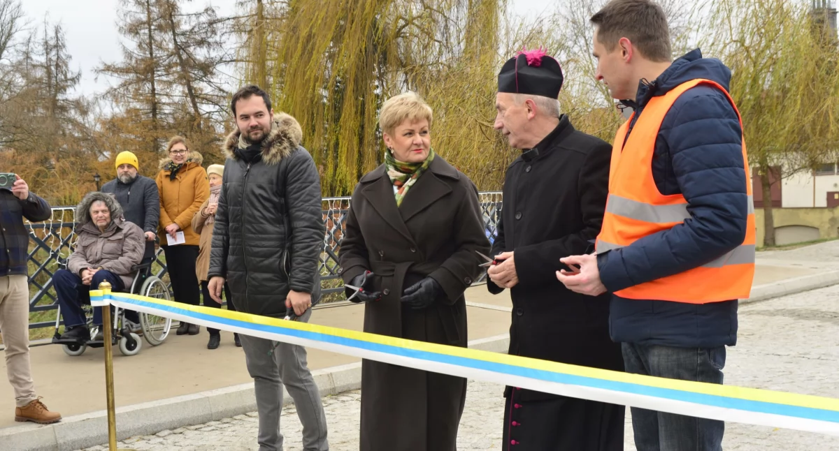 Samorząd , Mikołajkowe otwarcie mostu - zdjęcie, fotografia