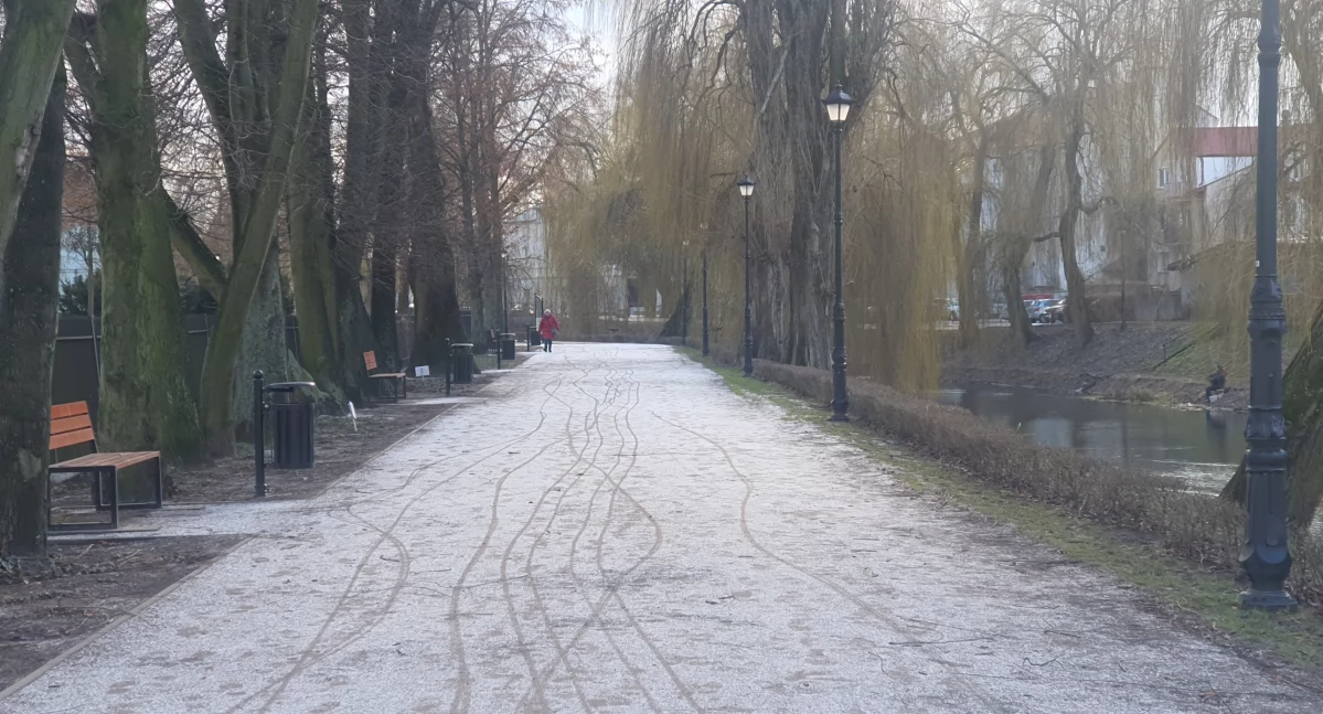 WIADOMOŚCI ZE STAROSTWA POWIATOWEGO, Centralne Biuro Prognoz Meteorologicznych Wydział Warszawie prognozuje oblodzenie - zdjęcie, fotografia