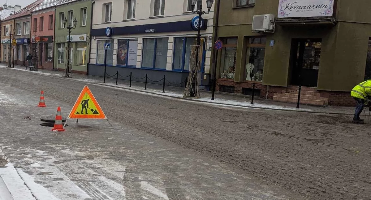 Komunikaty, Rynek okolice wody! Awaria potrwać popołudnia - zdjęcie, fotografia