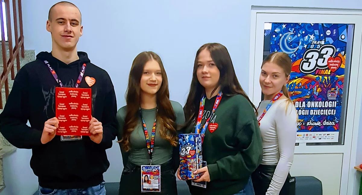 na zdjęciu Kacper, Zuzia, Ola, Zuzia