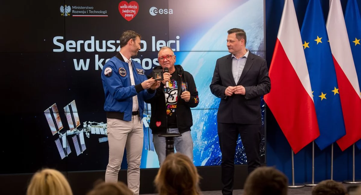 Uroczyste przekazanie serduszka WOŚP, fot. Łukasz Widziszowski