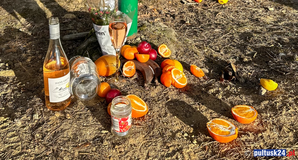Społeczeństwo, Walentynkowe śmieci lesie! - zdjęcie, fotografia