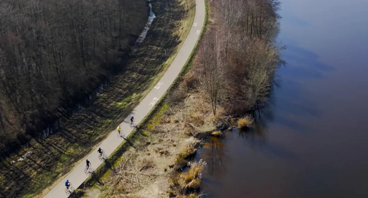 Inwestycje, gminy połączy kilometrowa ścieżka rowerowa - zdjęcie, fotografia