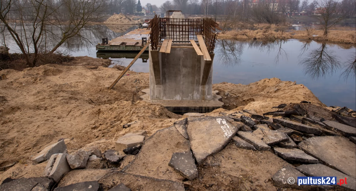 Samorząd , powstawał (już bujany) - zdjęcie, fotografia