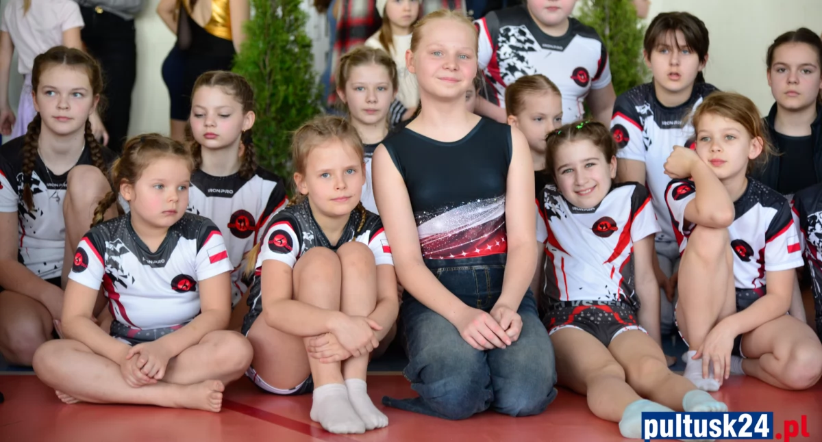 Wydarzenia, Turniej Mazowiecki Skoki Ścieżce Akrobatyka Sportowa Artystyczny Turniej Aerialowy Aerial Silks - zdjęcie, fotografia