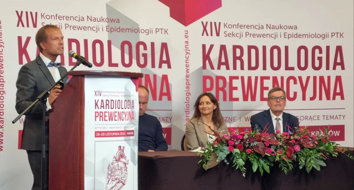 Wiadomości z kraju, Robert Gajda prawidłowy tytuł nominacji profesorskiej przez Prezydenta Andrzeja Dudę - zdjęcie, fotografia