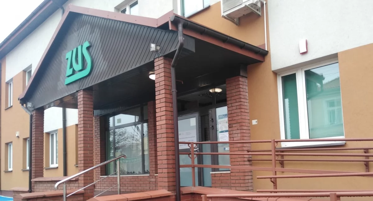 Finanse, szykuje wypłaty pierwszych „trzynastek” - zdjęcie, fotografia