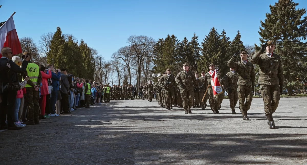 Wojsko, Przysięga wojskowa promocja podoficerska Mazowieckiej Brygadzie Obrony Terytorialnej - zdjęcie, fotografia