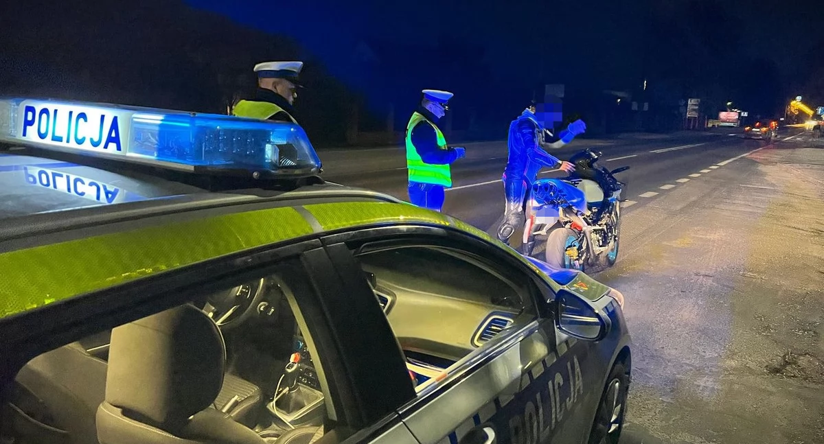 Policja, Wzmożone kontrole drogowe wobec motocyklistów pojazdów sportowych - zdjęcie, fotografia