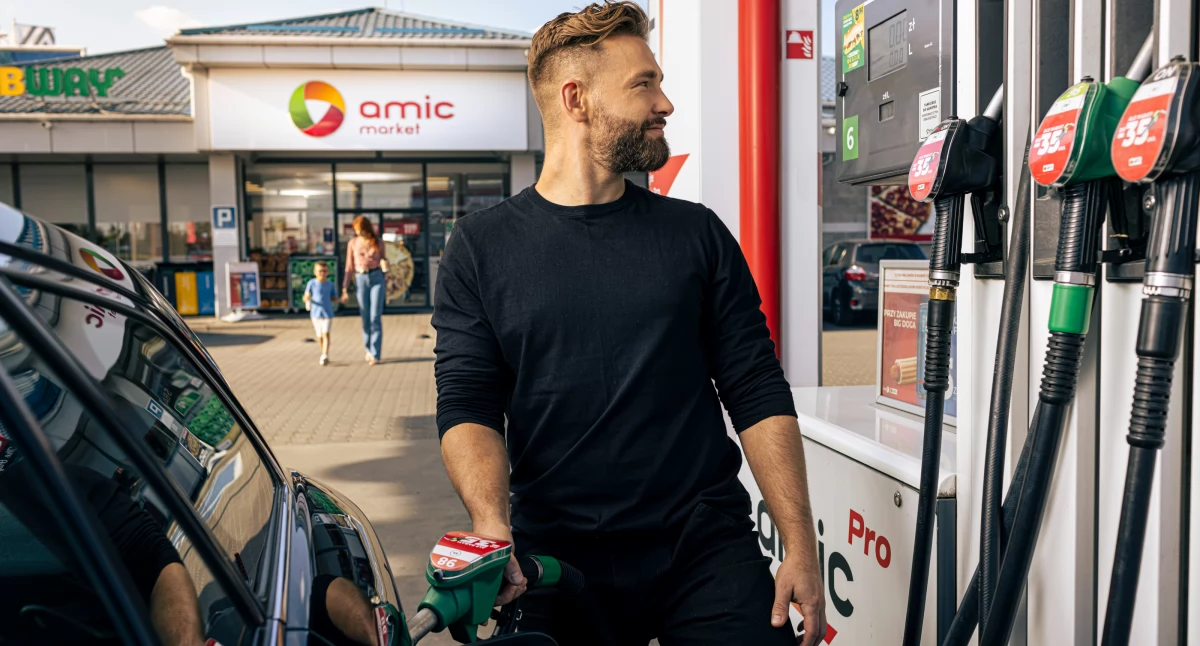 Społeczeństwo, Tanie paliwo nagrody Energy otwiera nową stację okolicach Nasielska - zdjęcie, fotografia