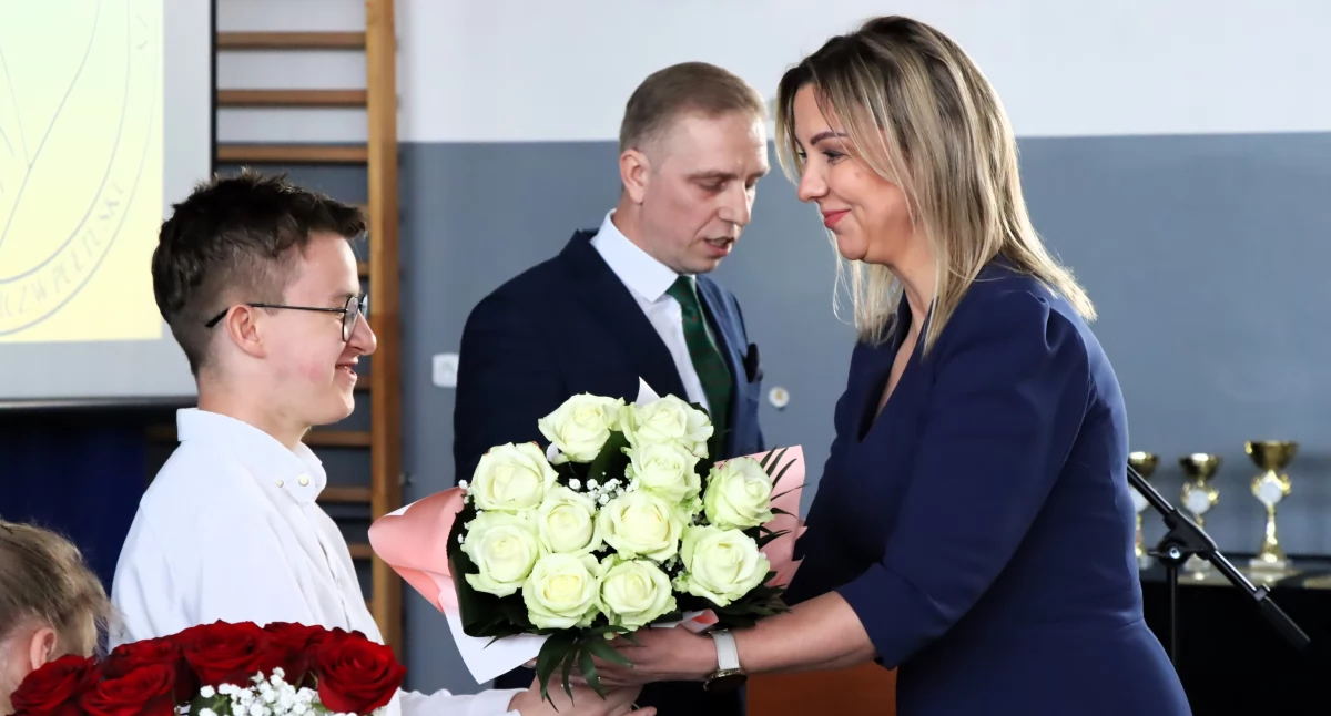 WIADOMOŚCI ZE STAROSTWA POWIATOWEGO, Obchody Patrona rocznica nadania imienia Karłowicz Pułtusku - zdjęcie, fotografia