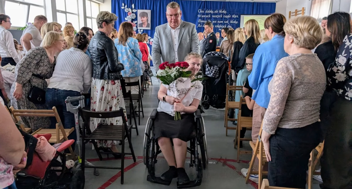Wydarzenia, kochała kwiaty… - zdjęcie, fotografia