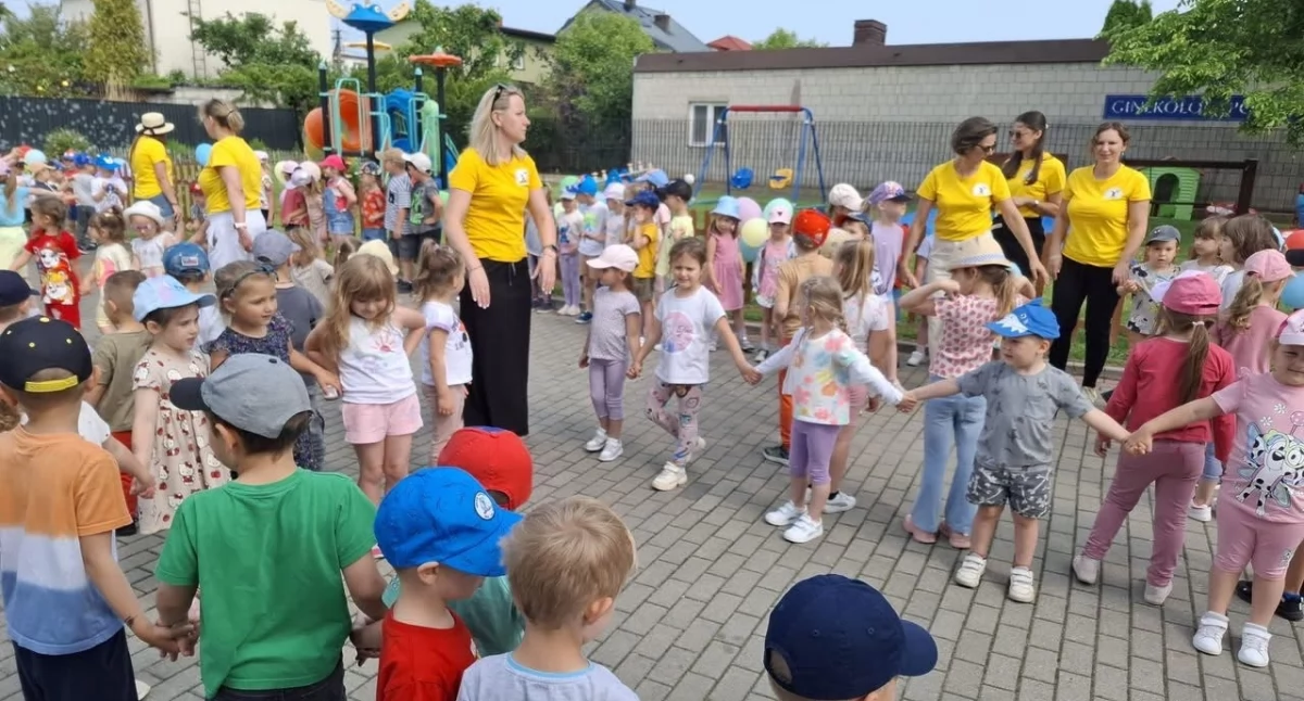 Edukacja, Kiedy śmieje dziecko śmieje cały świat Dzień Dziecka Przedszkolu Miejskim - zdjęcie, fotografia