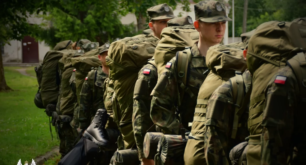 Wojsko, szkoli młodzież Mazowsza ruszyły „Wakacje WOT” - zdjęcie, fotografia