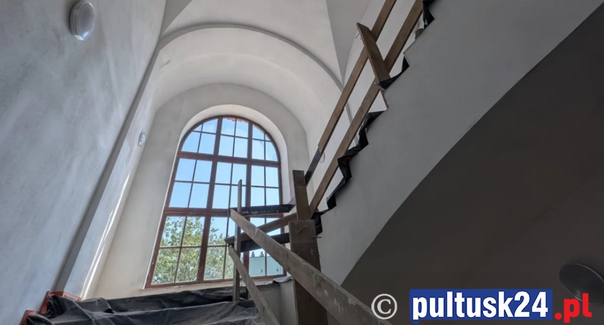 Inwestycje, Remont koszar Byliśmy środku - zdjęcie, fotografia