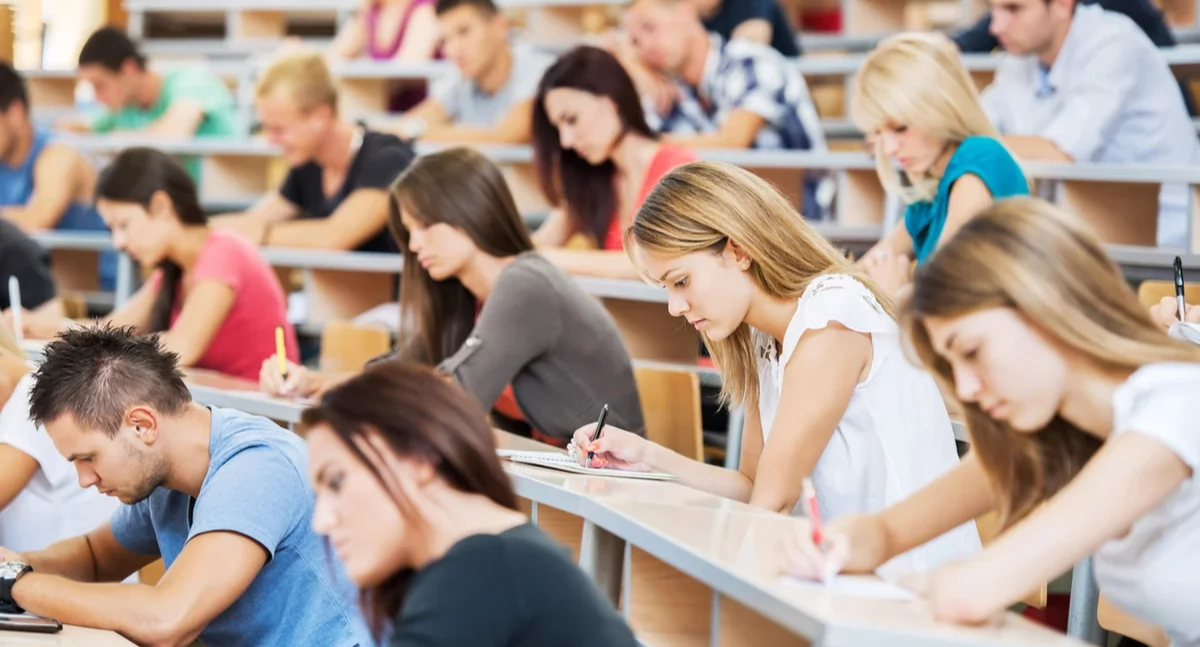 Społeczeństwo, najpopularniejszy kierunek studiów Polsce Prawie osób jedno miejsce - zdjęcie, fotografia