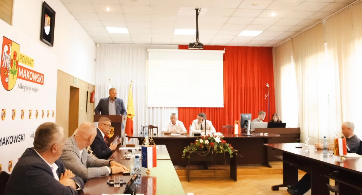 Sesja Rady Powiatu Makowskiego. Fot. FB Powiat Makowski