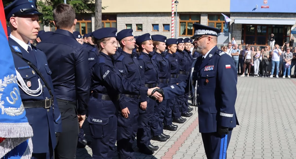 Policja, funkcjonariusze szeregach mazowieckiej Policji uroczyste ślubowanie Radomiu - zdjęcie, fotografia