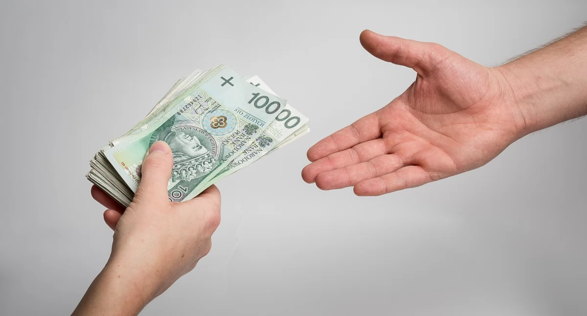 Finanse, Kończy czas! Uczniowie studenci rentą rodzinną muszą pamiętać formalnościach - zdjęcie, fotografia