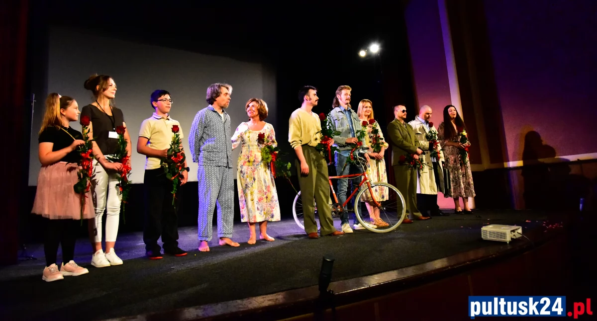 Teatr, Znalezione niekradzione Teatr Puł/Pół Pułtuska - zdjęcie, fotografia
