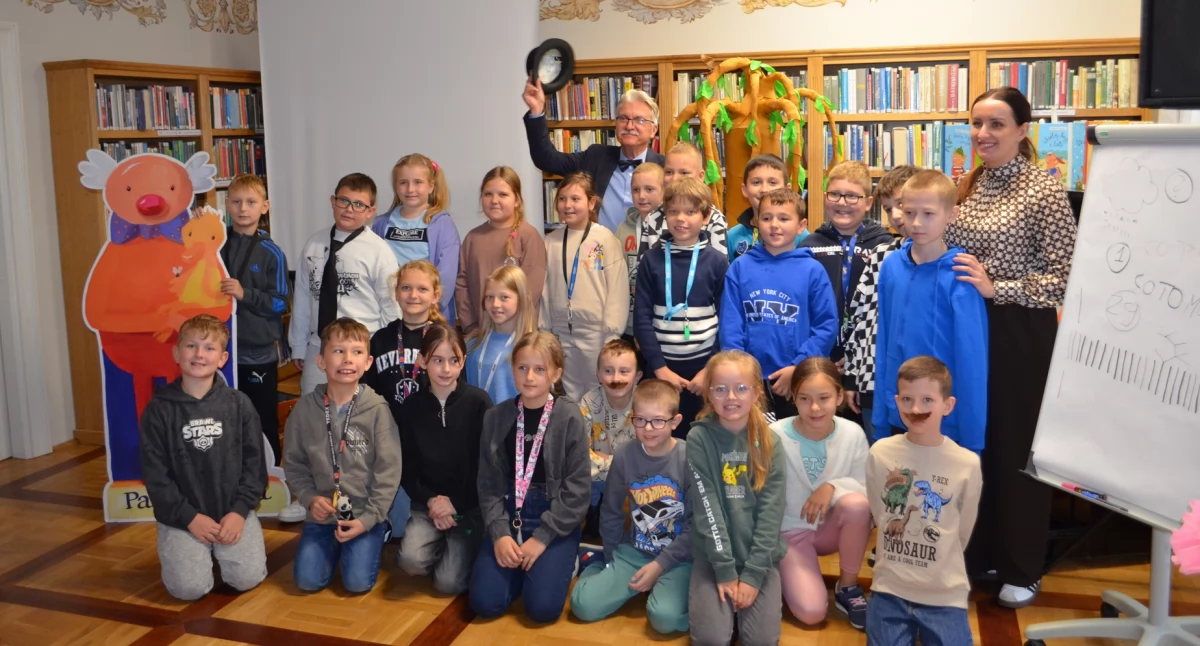 Kultura, Wyjątkowy gość pułtuskiej Bibliotece Ogólnopolski Dzień Głośnego Czytania - zdjęcie, fotografia