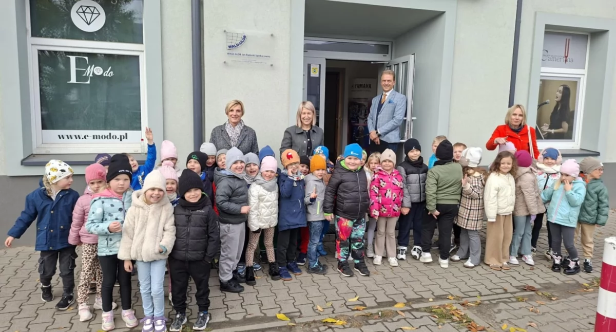 Edukacja, Smerfy Jeżyki Szkole Muzycznej YAMAHA Międzynarodowy Dzień Muzyki - zdjęcie, fotografia