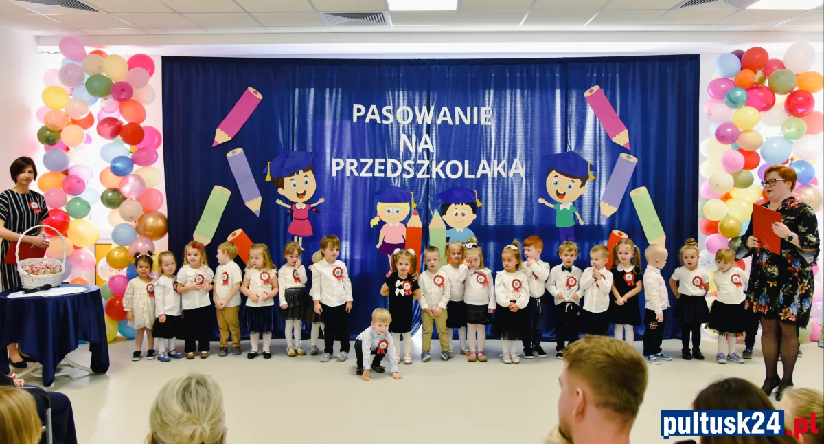 Edukacja inna, Czerwoni uroczyście Pasowani Przedszkolaków Pułtusku - zdjęcie, fotografia