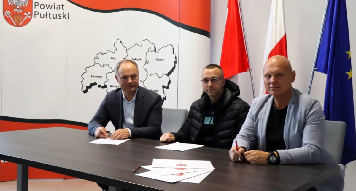WIADOMOŚCI ZE STAROSTWA POWIATOWEGO, Podpisanie umów inwestycje drogowe Powiecie Pułtuskim - zdjęcie, fotografia