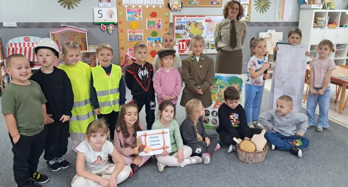 Edukacja, Przedszkolaki poznały tajniki życia lesie - zdjęcie, fotografia