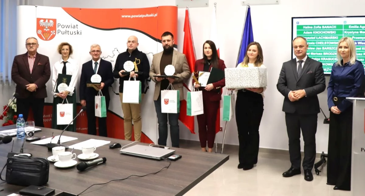 Zwycięzcy XVII edycji Konkursu Konsumenckiego „Przyjazny Konsumentowi” odebrali statuetki