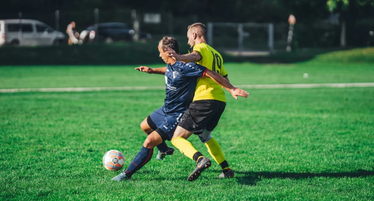 Artykuł zewnętrzny, zmieniały przepisy piłkarskie przestrzeni - zdjęcie, fotografia