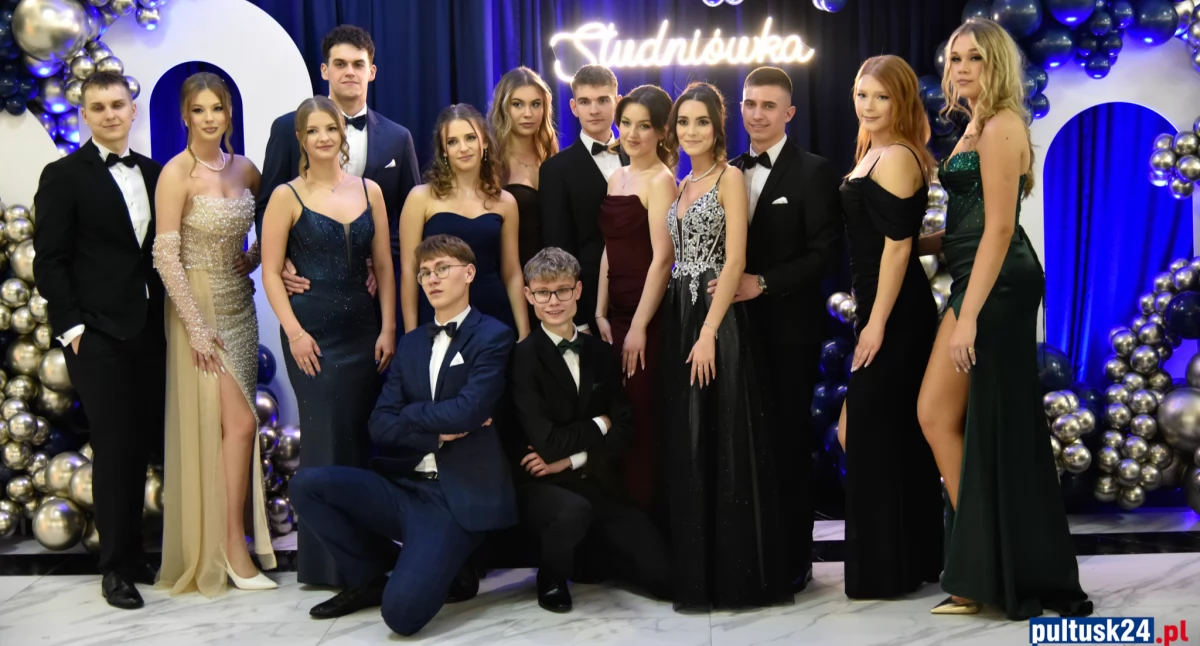 Społeczeństwo, Zdjęcia ścianki maturzystów Skargi - zdjęcie, fotografia