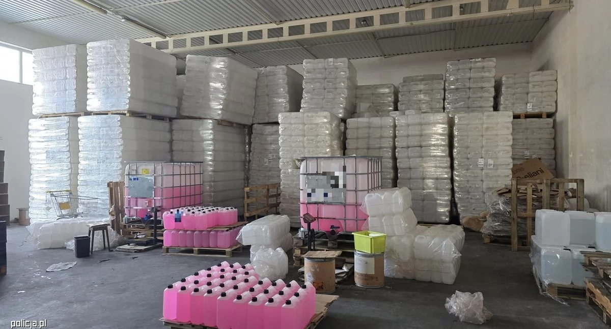 Policja, Historyczny narkobiznes Polska Policja Europol rozbiły potężną sieć dystrybucji - zdjęcie, fotografia