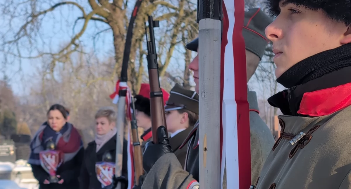 Społeczeństwo, hołdzie Powstańcom Styczniowym! - zdjęcie, fotografia