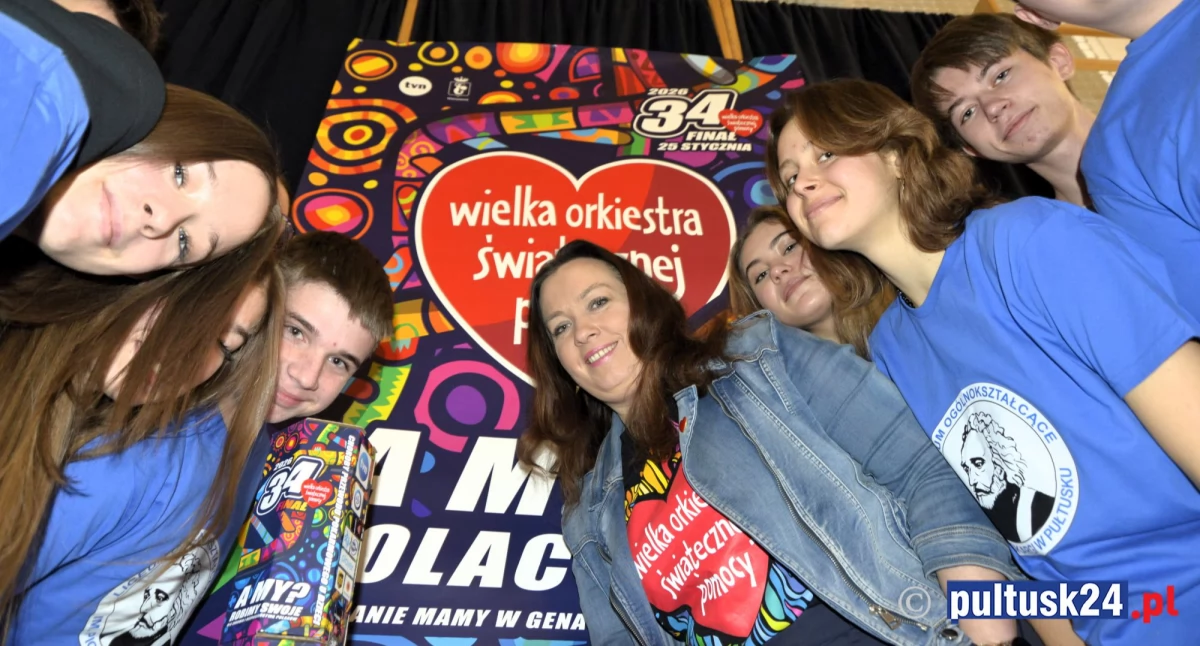 WIELKA ORKIESTRA ŚWIĄTECZNEJ POMOCY, rozpoznać wolontariusza podczas Finału WOŚP - zdjęcie, fotografia