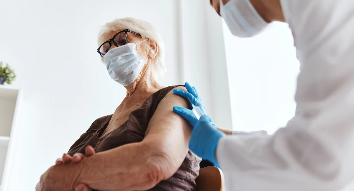 Zdrowie, farmaceuty lutego szczepienia dorosłych aptekach - zdjęcie, fotografia