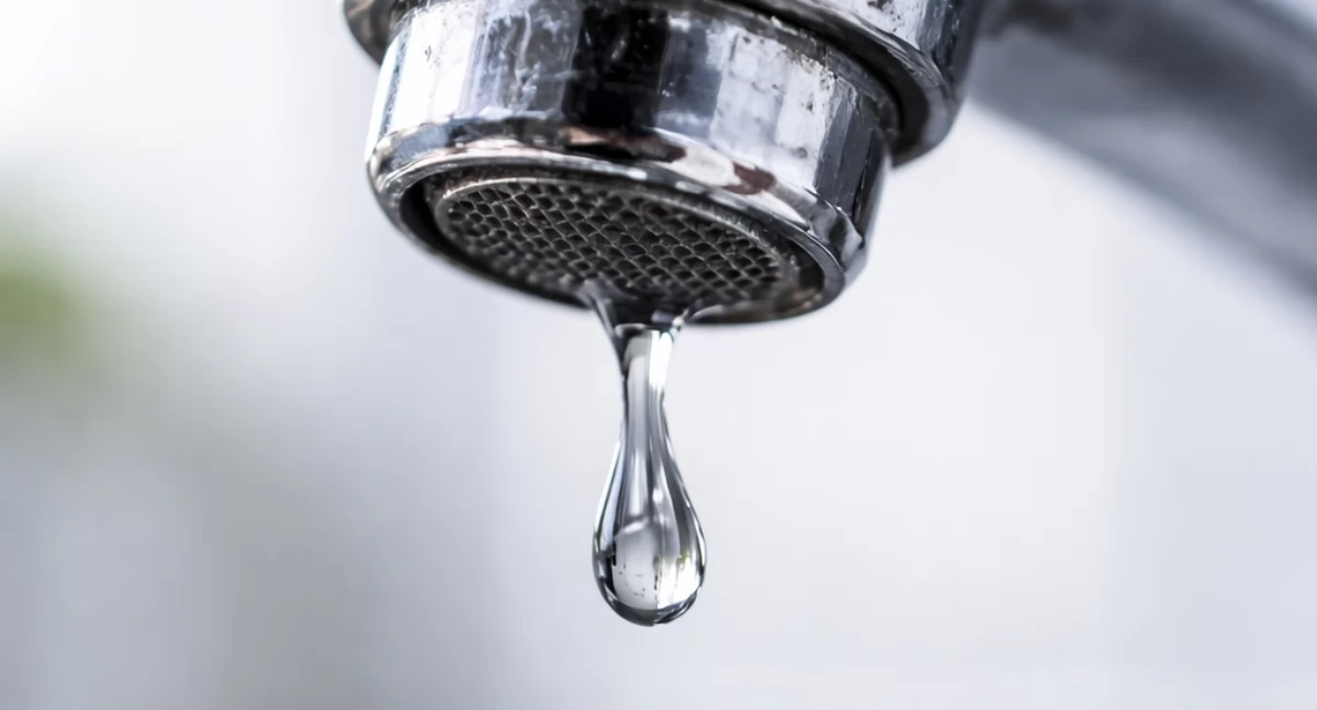 Miasto, Nagła awaria sieci wodociągowej utrudniony dostęp pułtuskiej wyspie - zdjęcie, fotografia