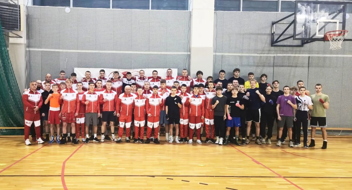 Sporty walki, Młode bokserskie talenty szlifują formę Giżycku! - zdjęcie, fotografia